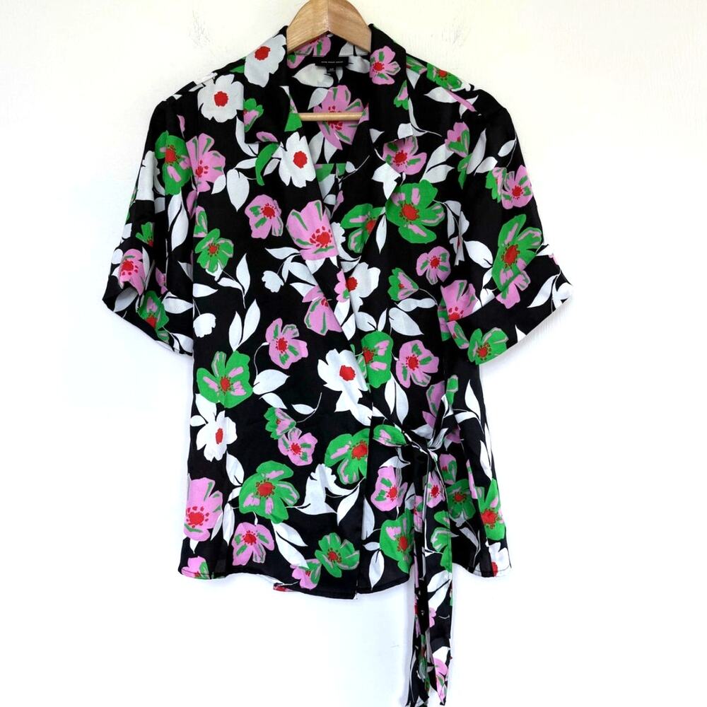 WHO WHAT WEAR black green pink floral short sleeve satin wrap top blouse